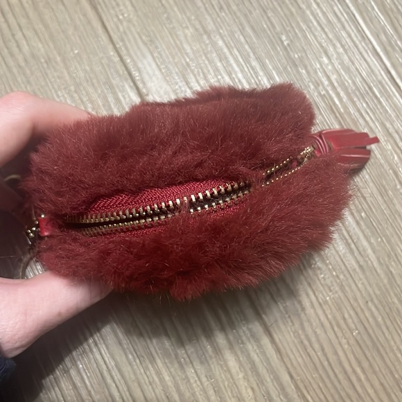 Pac-Man Ghost fur Character keychain. Perfect for car keys! Has zip pouch - Picture 3 of 6